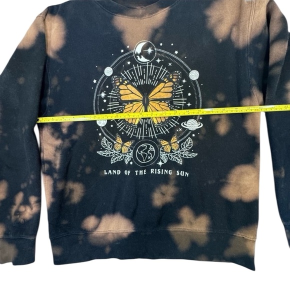 Full Tilt Black and Tan Black and Tan Tie Dye with Butterfly Graphic Hoodie - Picture 12 of 14